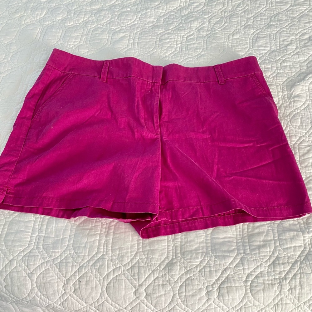 Woman’s Loft Fushia 6” shorts